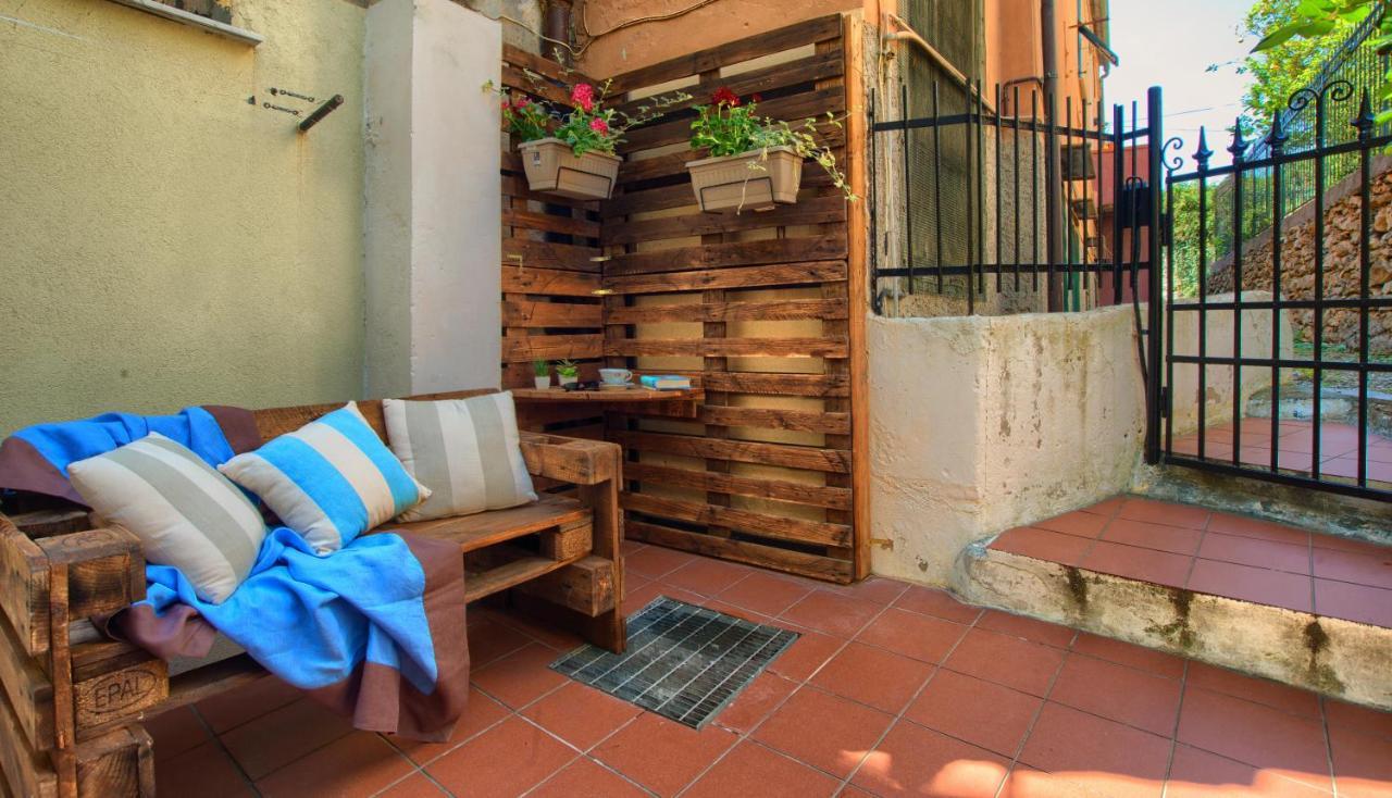 Vila Casa A 2 Passi Dal Mare Con Patio Privato Imperia Exteriér fotografie